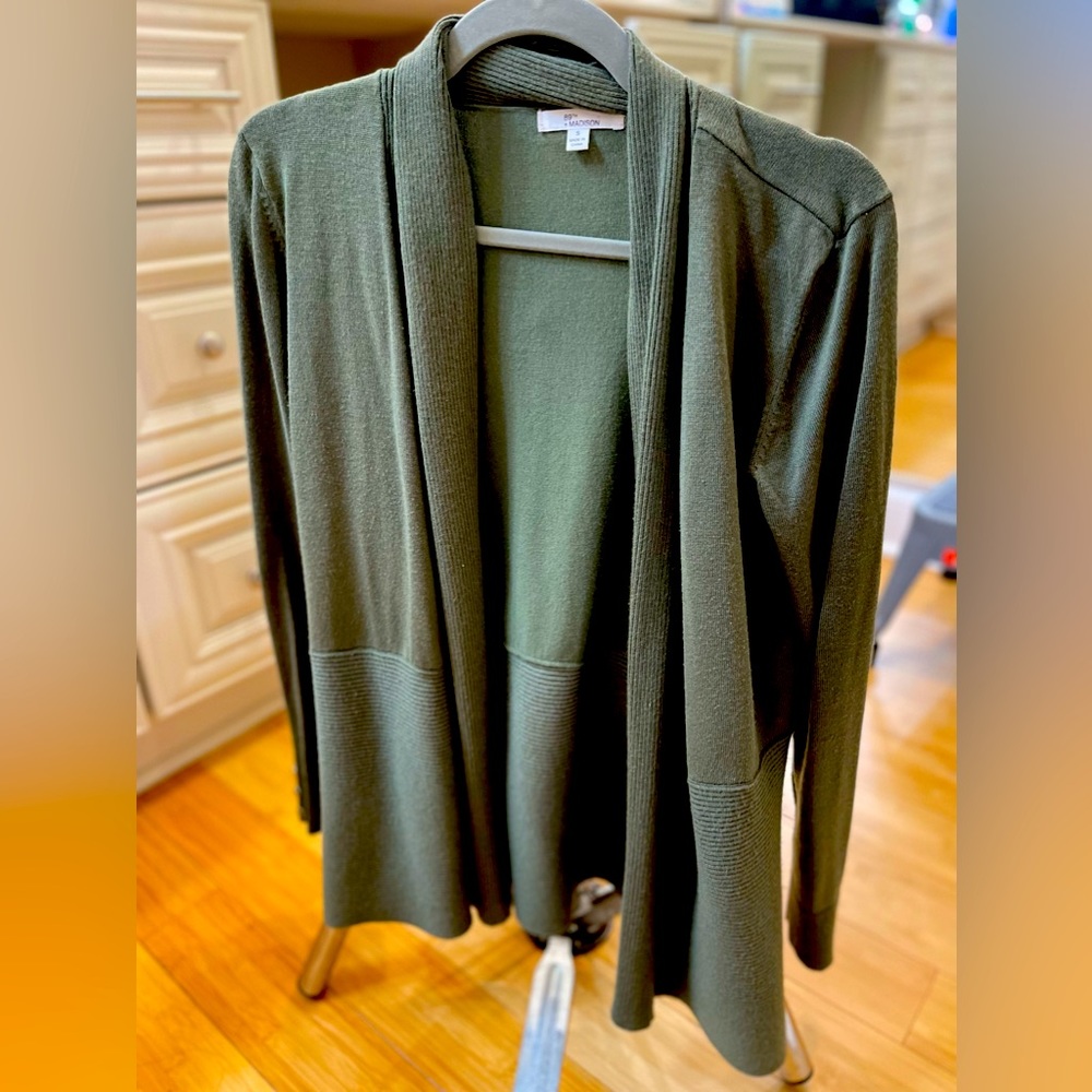 Women’s Green Sweater Size Small